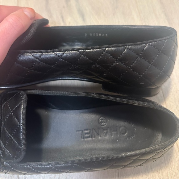 CHANEL Lambskin Quilted Womens CC Loafers - Picture 4 of 5